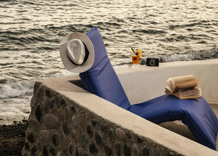 Serenity Blue Akrotiri (Santorini)