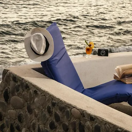 Serenity Blue Akrotírion